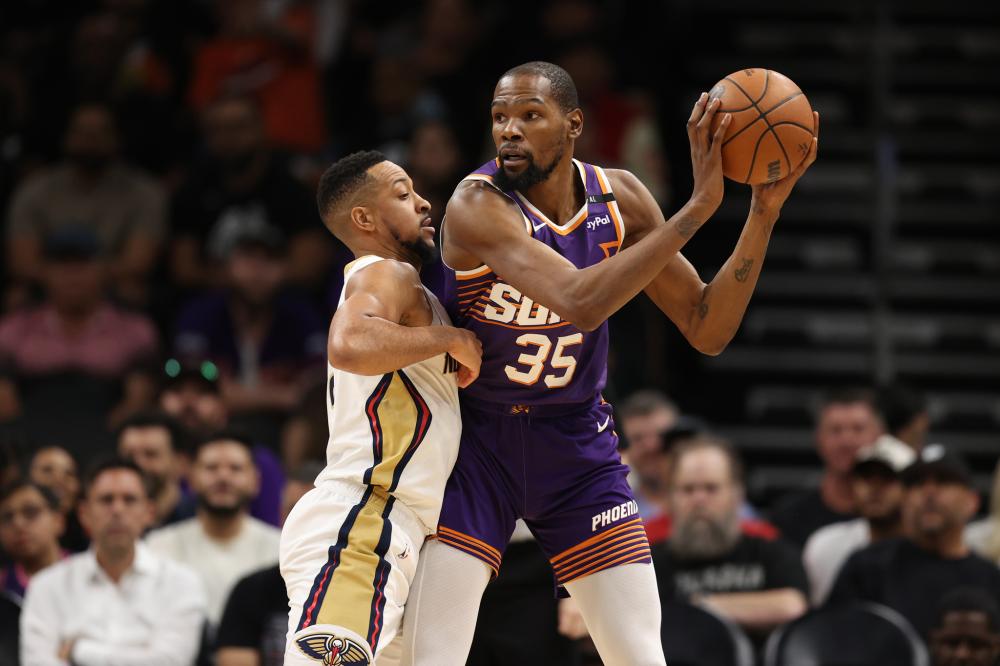 借助社交平 借助社交平