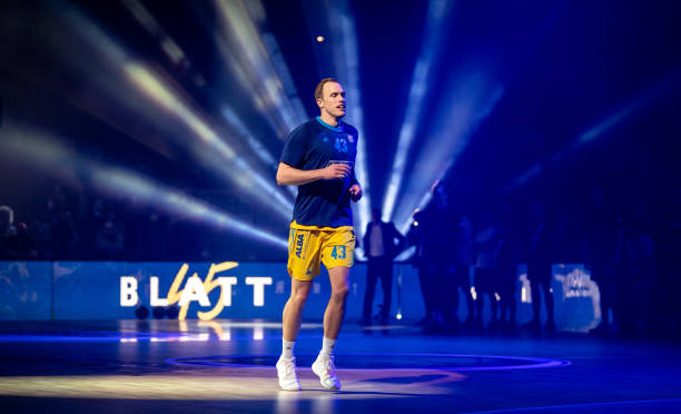 让胜利与她 让胜利与她