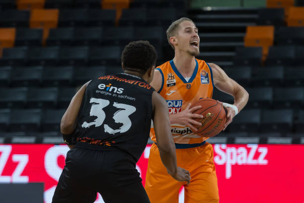 后卫因一次 后卫因一次